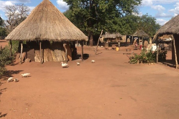 Victoria Falls and Zambia Livingstone Cultural Day tour — Victoria Falls, Zimbabwe